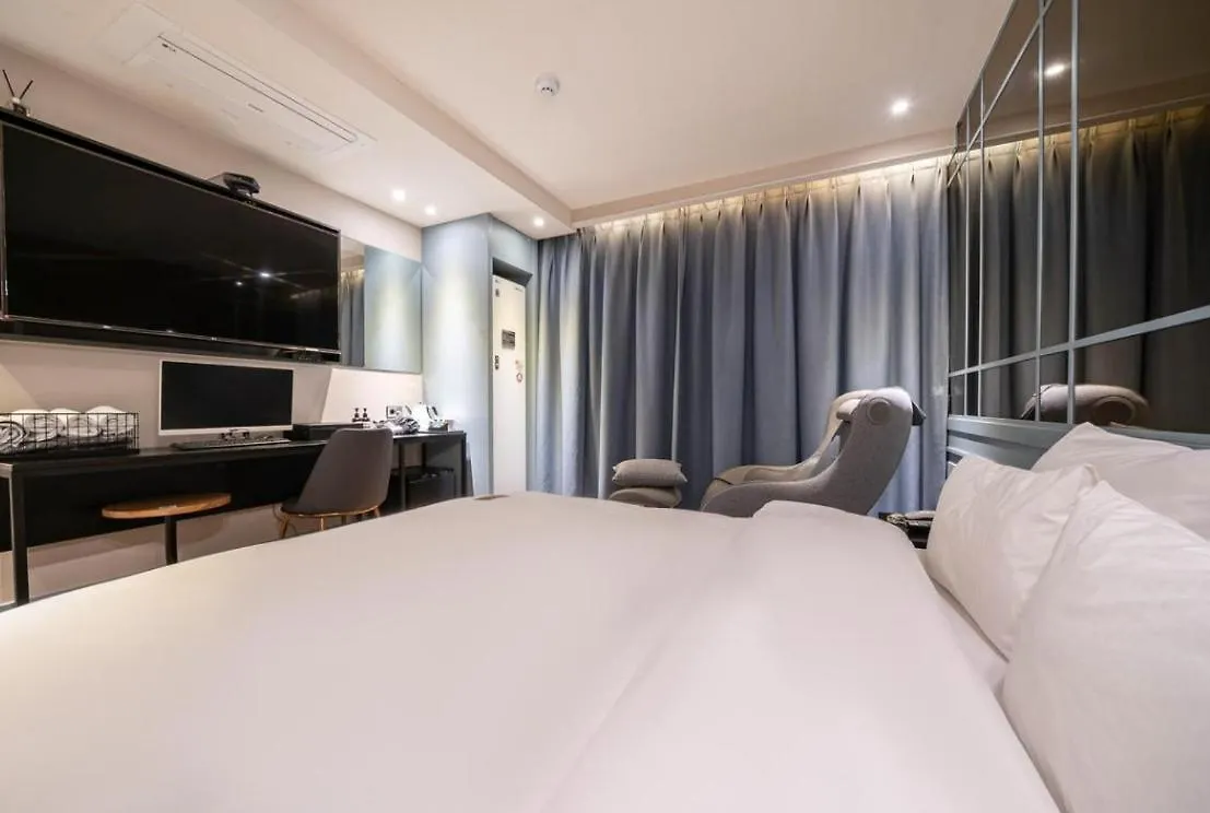 Hotel French Code Myeongji Busan