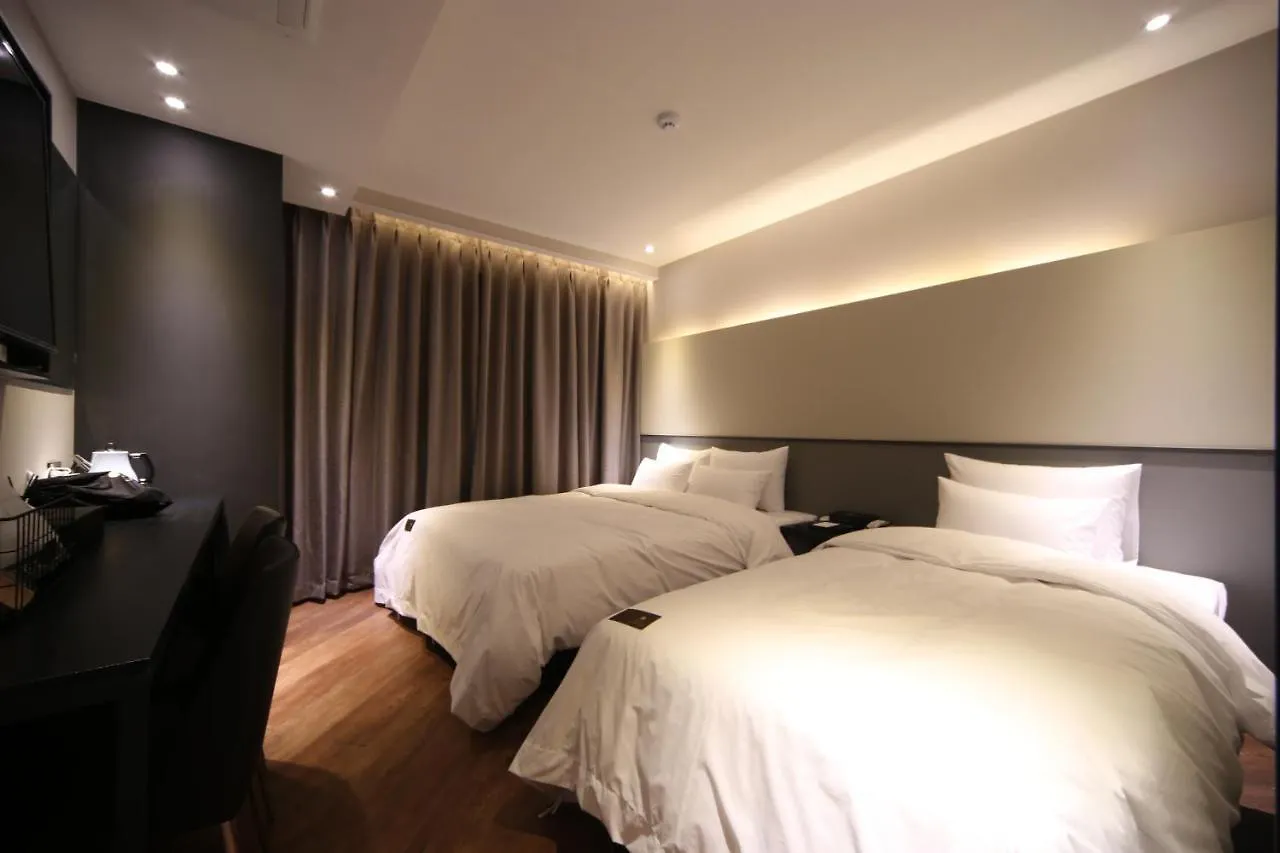 Hotel French Code Myeongji Busan Motel