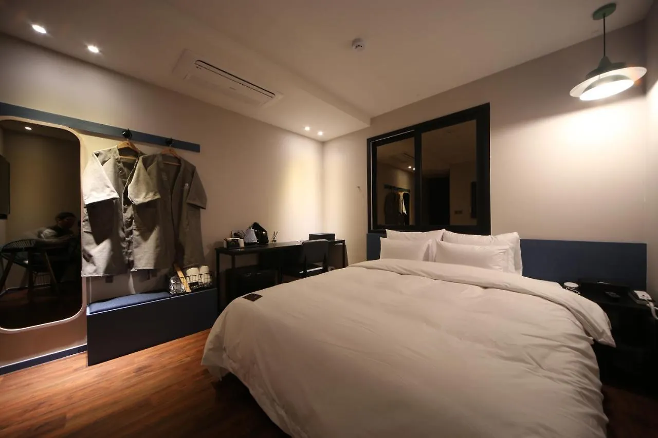 Hotel French Code Myeongji Busan Motel